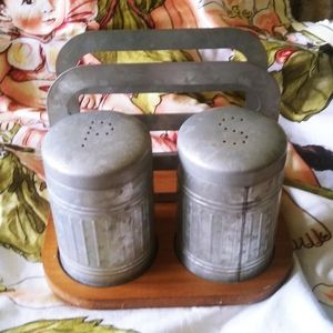 Tin Salt & Pepper /w Napkin Holder
